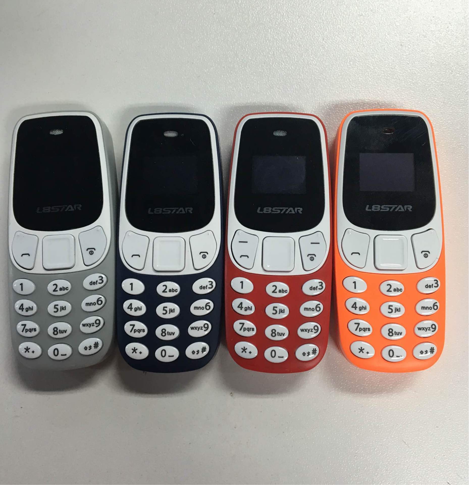 Mini Thumb Phone – Ultra-Compact Dual-SIM Bluetooth Dialer (0.66" OLED)